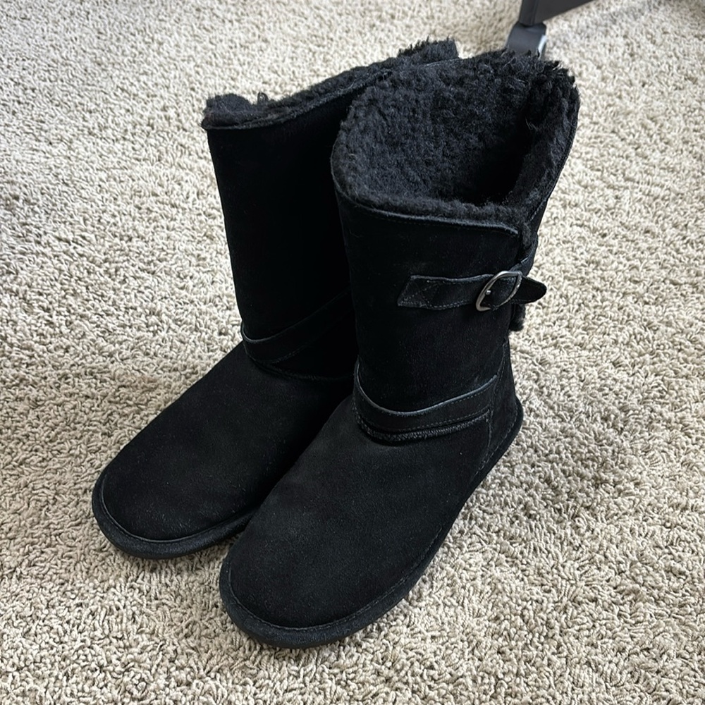 Bearpaw shearling buckle boots